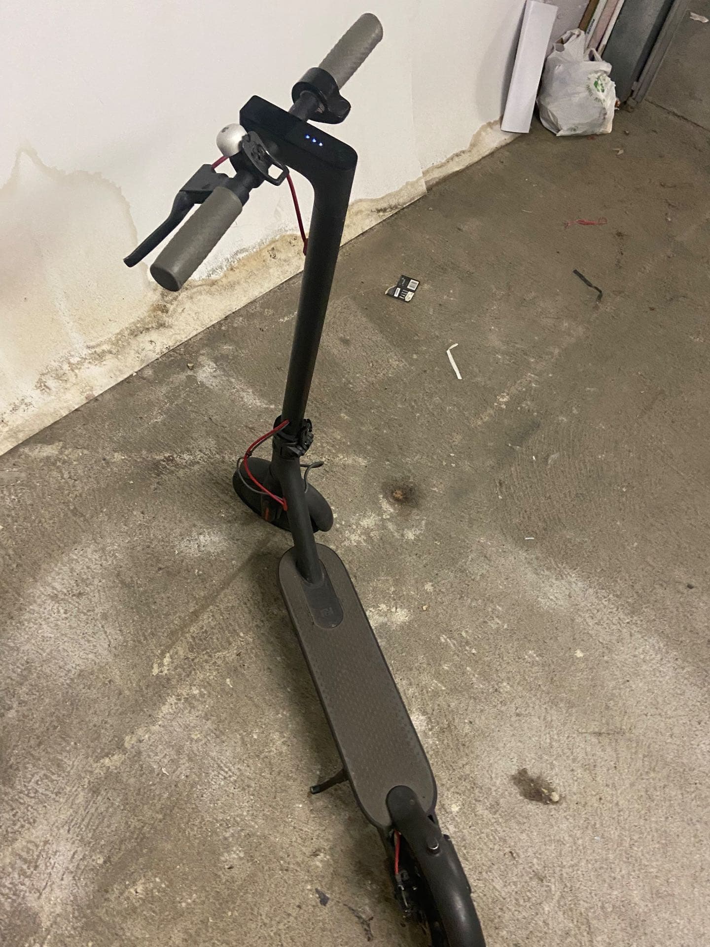 Trotinette Xiaomi électrique — image 1 / 2